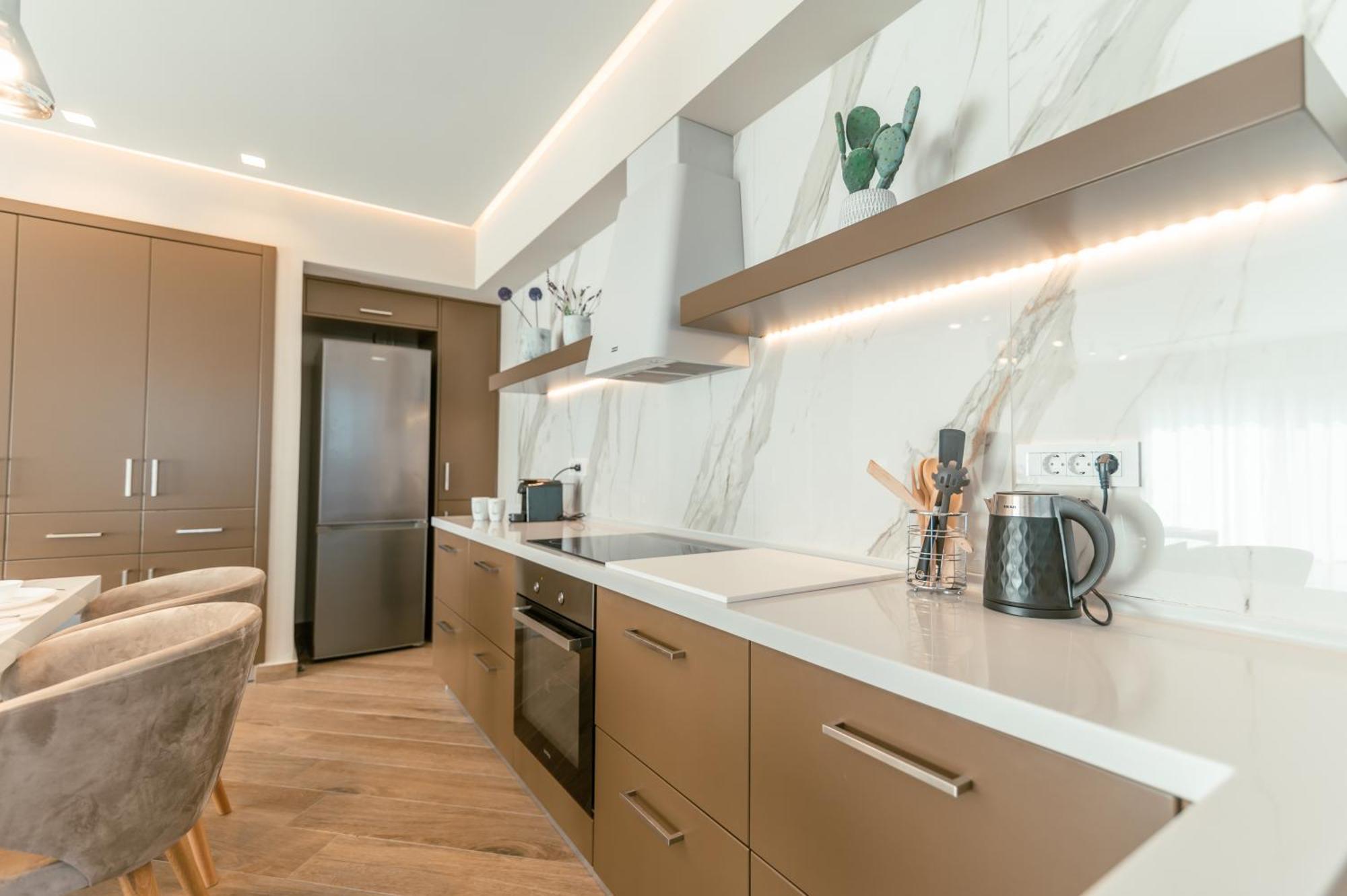 Brand New Elegant Suite Platánion Zewnętrze zdjęcie